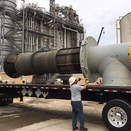 Vertical circulation pump used in petrochemical systems